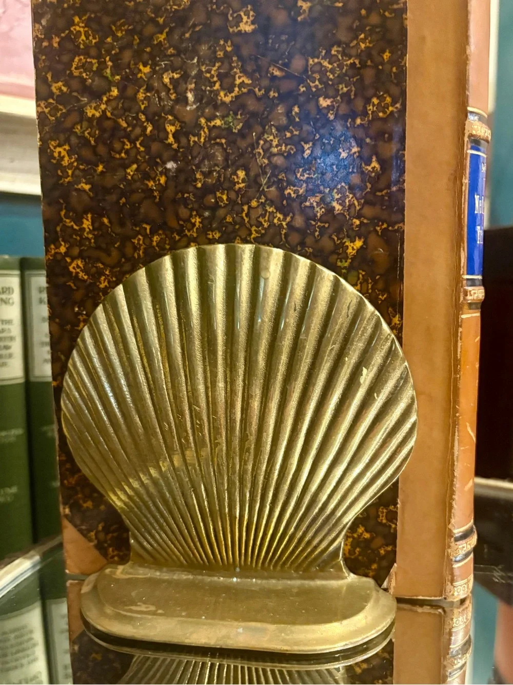 N/A elegant gold
